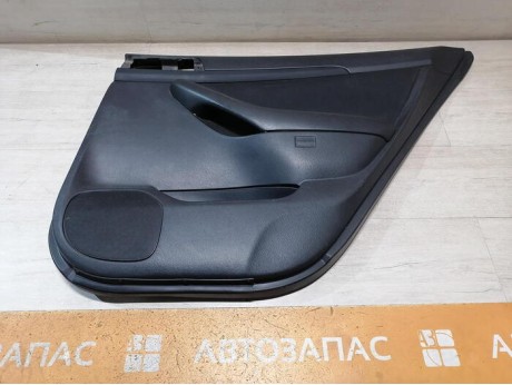 Avensis 2 обшивка двери задняя правая эл