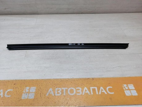 Corolla бархотка внутренняя передняя правая