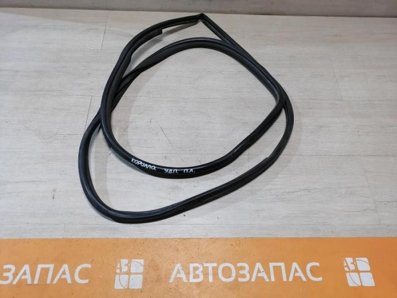 Corolla уплотнитель дверного проема передний левый