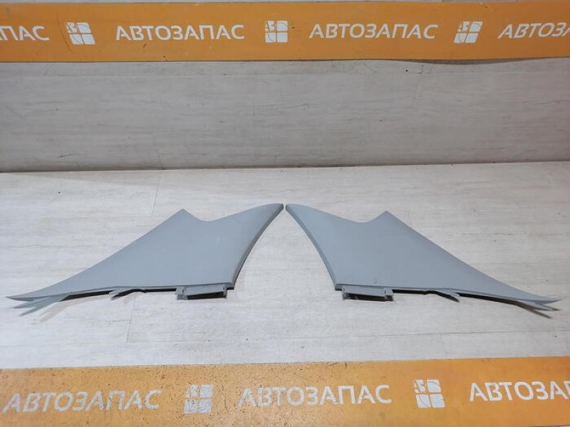 Corolla обшивка задней стойки верхняяя левая правая к-кт