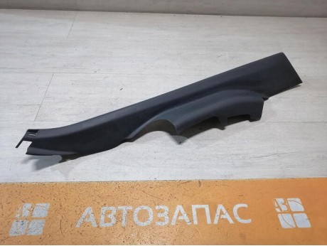 Corolla обшивка задней стойки нижняя правая