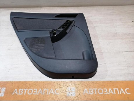 Yeti обшивка двери задняя левая эл