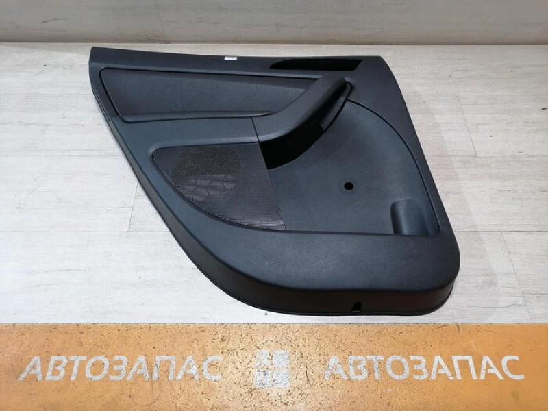 Yeti обшивка двери задняя левая мех