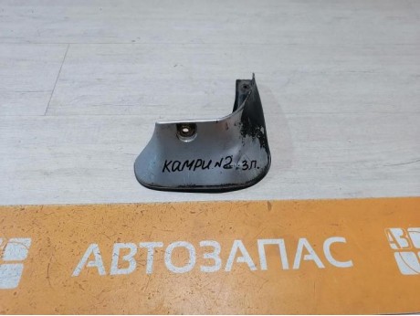 Camry v40 №2 брызговик задний правый