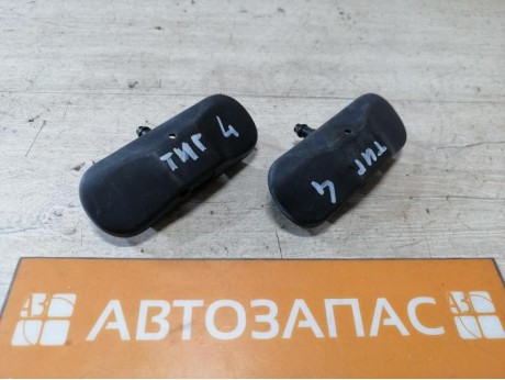 Tiguan №4 форсунка омывателя лобового стекла с подогревом