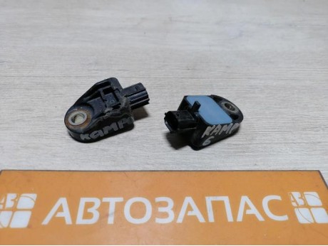 Camry v40 №6 датчик удара передний