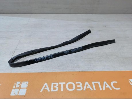 Camry v40 №6 уплотнитель капота