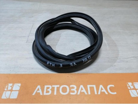 Yeti №3 уплотнитель дверного проема задний левый