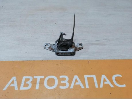 Duster №5 замок капота