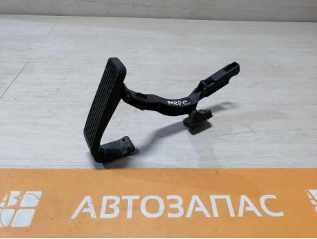 Mercedes E210 W210/S210 педаль газа