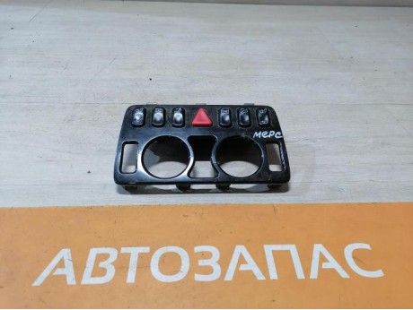 Mercedes E210 блок кнопок