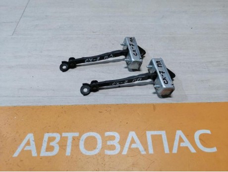 Mazda CX7 ограничитель двери передний