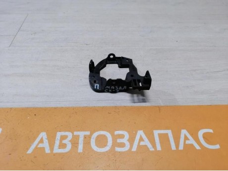 Mazda CX7 кронштейн противотуманки правый