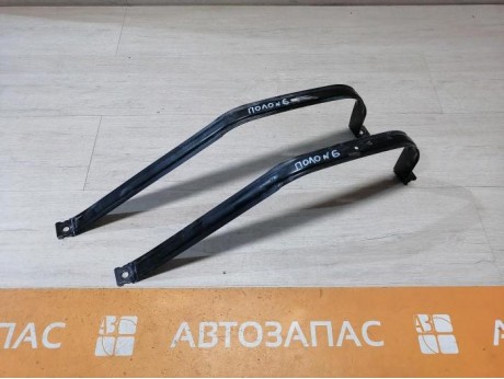 Polo №6 крепление бензобака к-кт