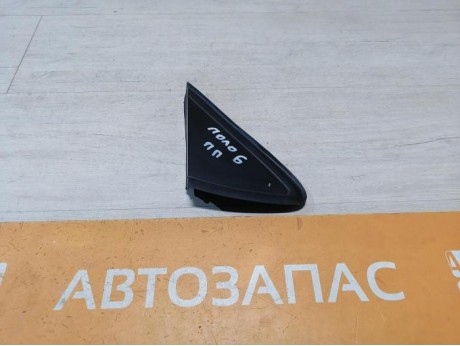 Polo №6 накладка крыла передняя правая уголок деф