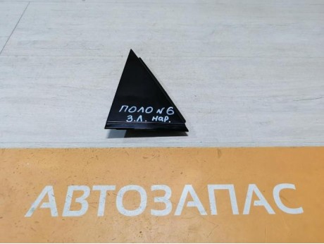 Polo №6 накладка двери задняя левая уголок