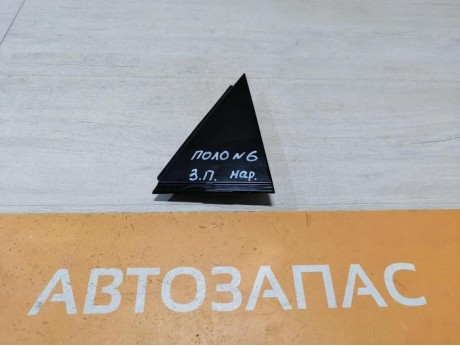 Polo №6 накладка двери задняя правая уголок