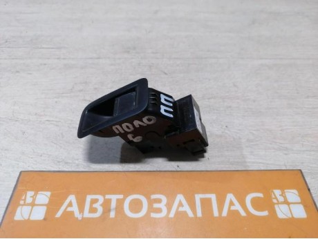 Polo №6 кнопка стеклоподъемника