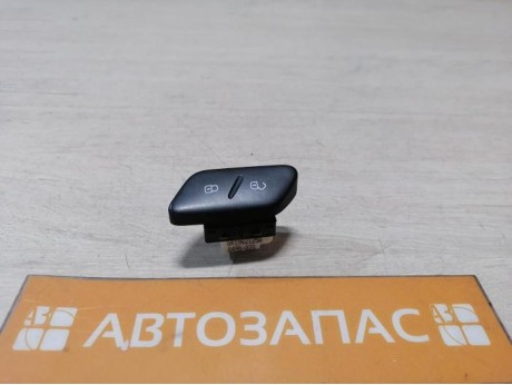 Polo №6 кнопка центрального замка