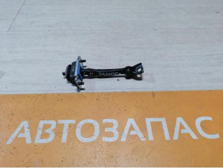 Elantra 6 ограничитель двери передний