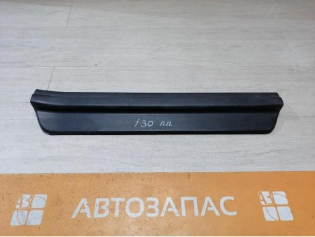 Hyundai i30 обшивка порога передняя правая