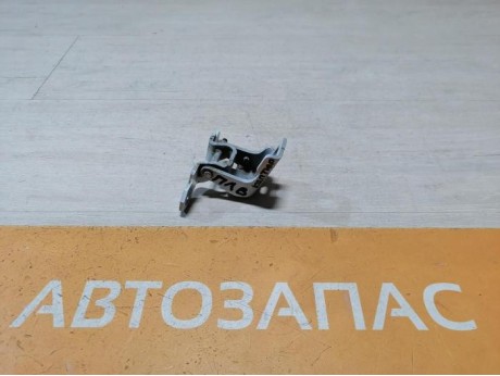Kaptur петля двери передняя левая верхняя