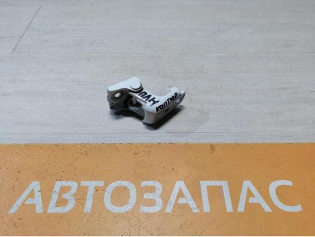 Kaptur петля двери передняя левая нижняя