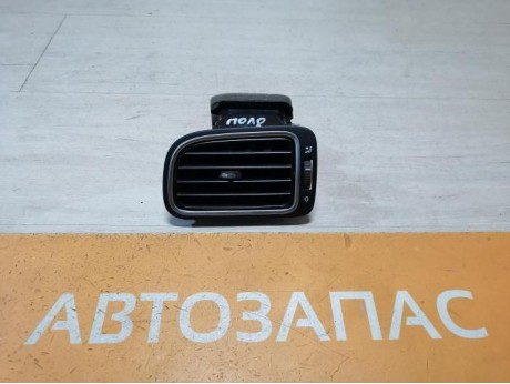 Polo дефлектор торпедо левый хром