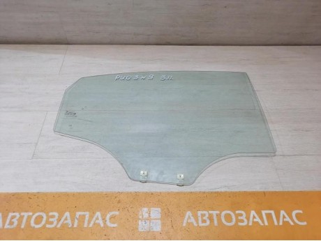 Rio 3 №9 стекло заднее правое