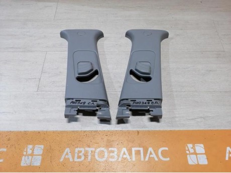 Rio 3 №9 обшивка средней стойки верхняя правая