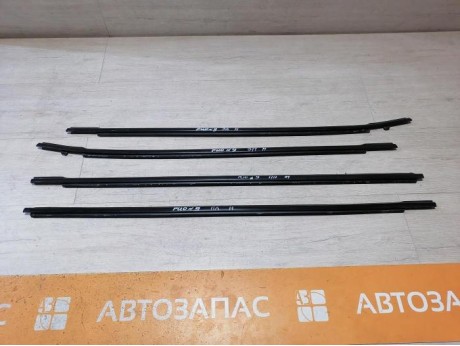 Rio 3 №9 бархотка наружная передняя левая