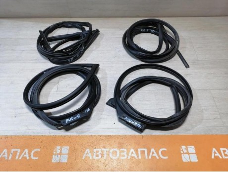 Rio 3 №9 уплотнитель двери задний левый