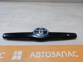 Camry v40 молдинг крышки багажника