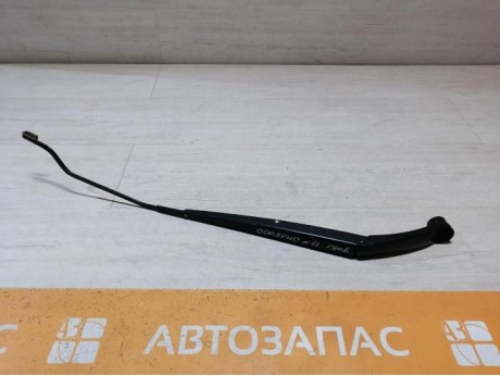 Solaris №4 поводок дворника правый