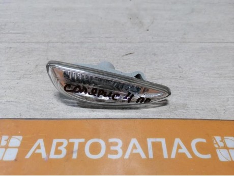 Solaris №4 повторитель поворота поворотник правый