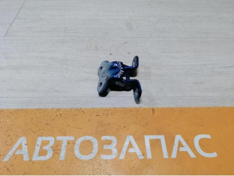 Solaris №4 петля двери задняя левая верхняя