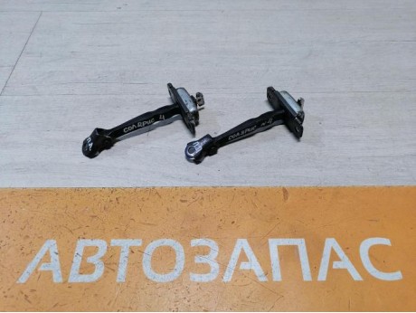 Solaris №4 ограничитель двери передний