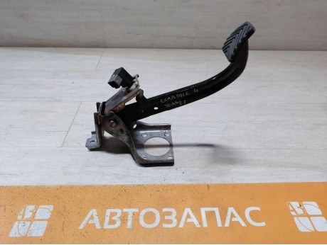 Solaris №4 педаль тормоза