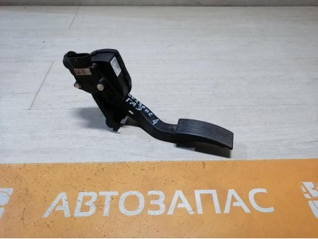 Solaris №4 педаль газа