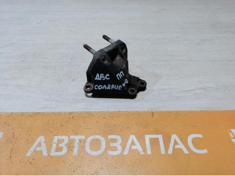 Solaris №4 кронштейн правой подушки двигателя