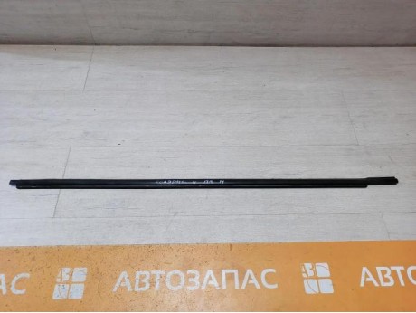 Solaris №4 бархотка наружная передняя левая