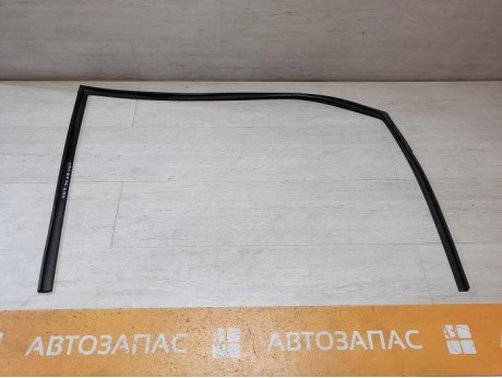 Solaris №4 бархотка верхняя передняя правая