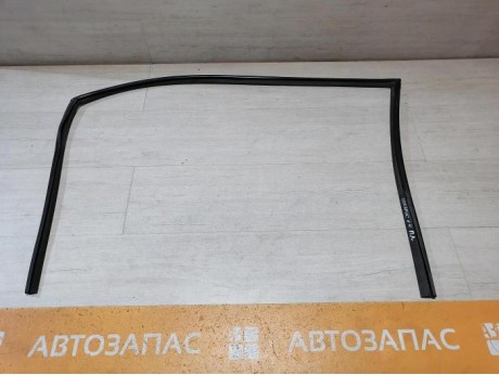 Solaris №4 бархотка верхняя передняя левая