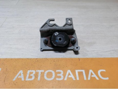 Logan №48 подушка коробки верхняя левая H4M