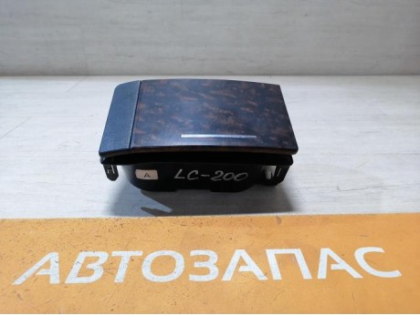 Land Cruiser 200 подстаканник