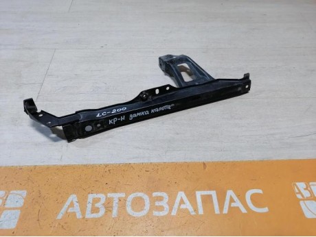 Land Cruiser 200 кронштейн замка капота
