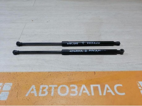 Arkana №2 амортизатор крышки багажника