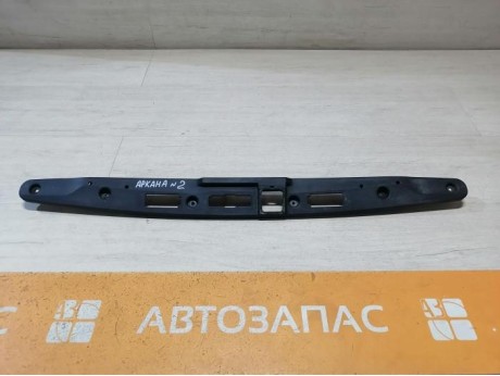 Arkana №2 накладка крышки багажника под камеру кнопку