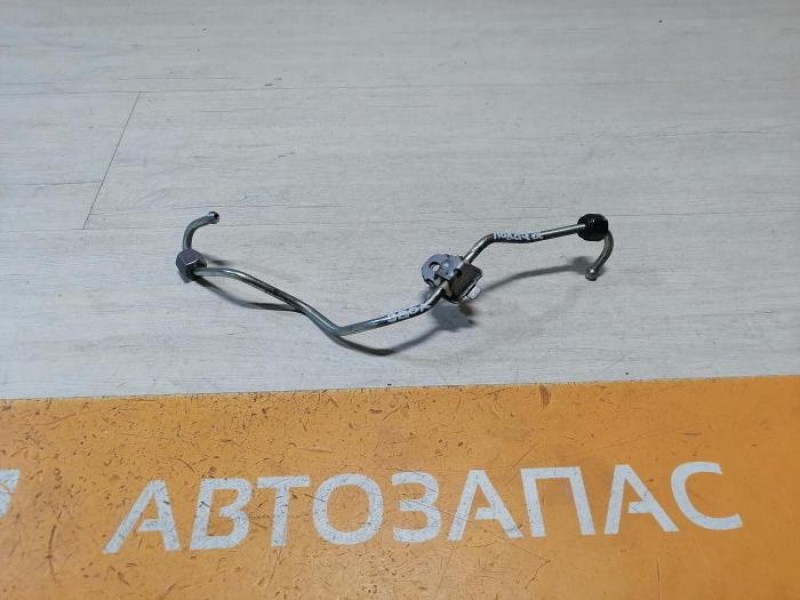 Rover Evoque трубка топливная подача на рампу