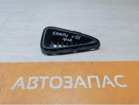 Camry v50 заглушка переднего бампера правая